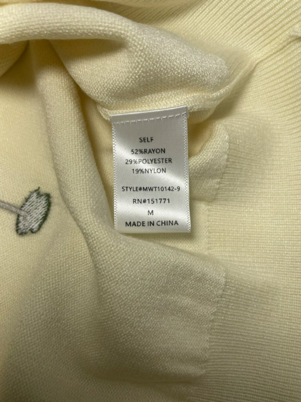 Le Lis Golf Sweater Ivory Short Sleeve Embroidered Flags Women's Size Medium NWT - Picture 5 of 6